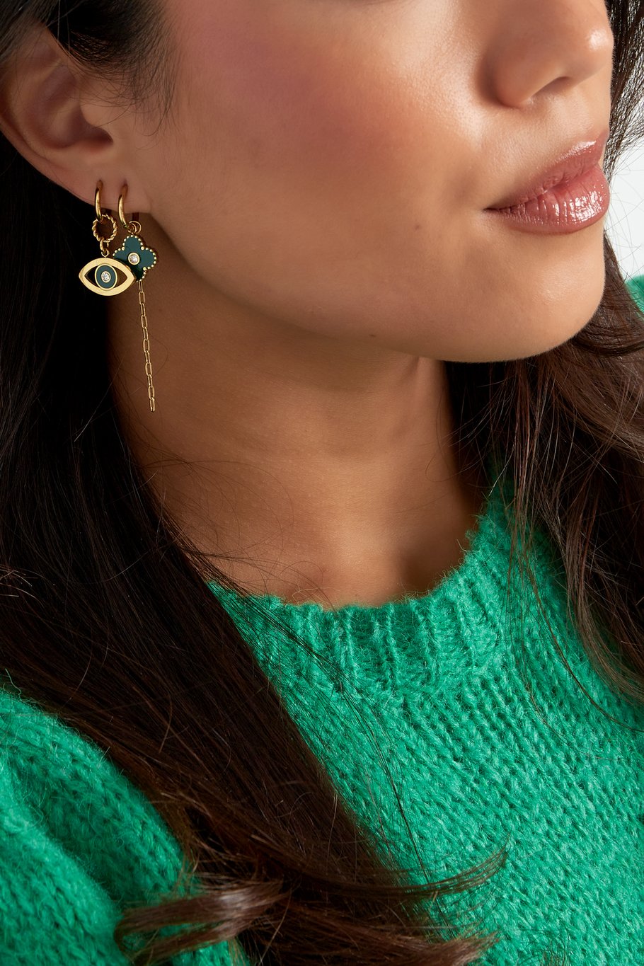 Oorbellen eye design – goudkleurig met groen emaille en strass, set van 2 – foto 3