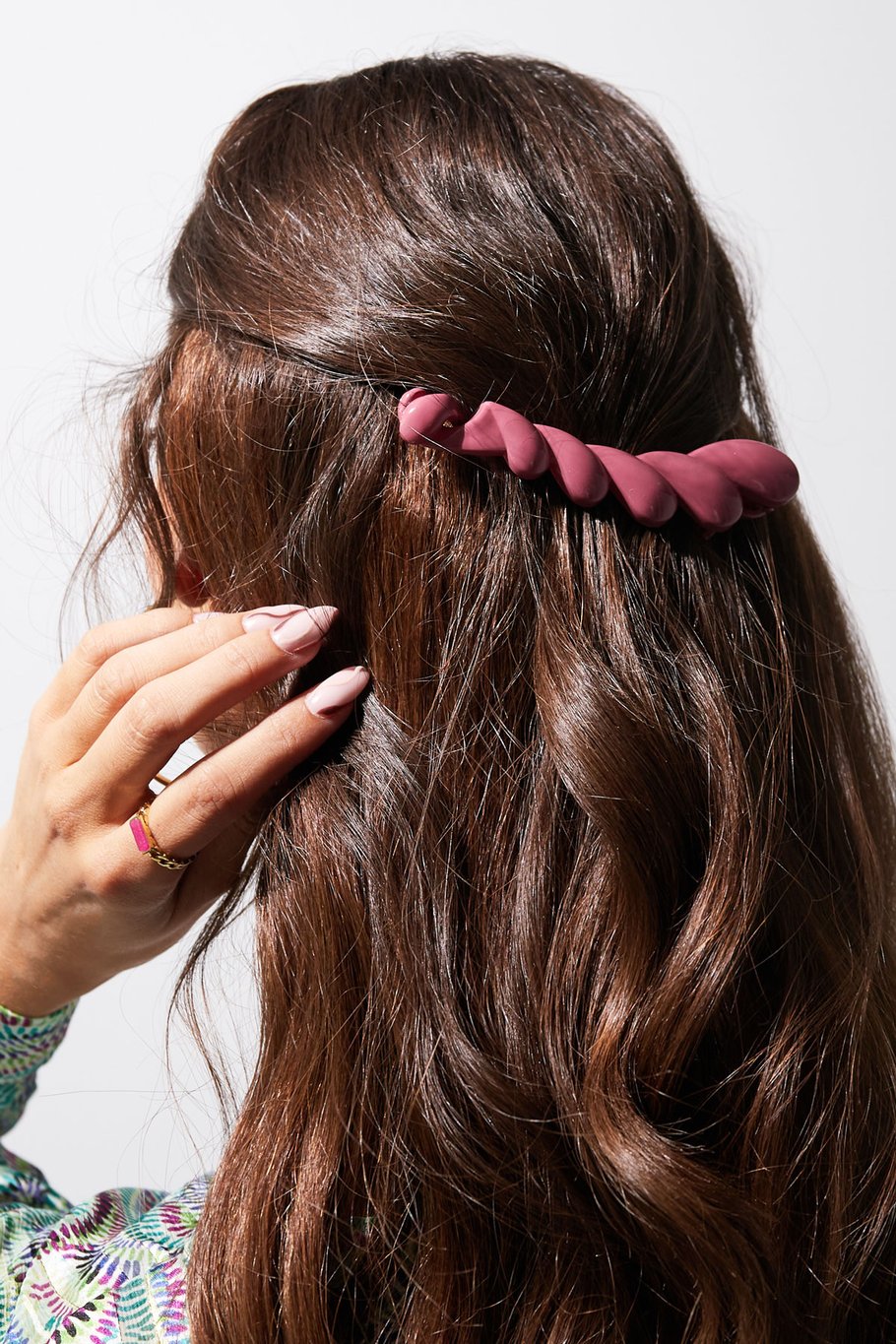 Fuchsia Haarclip im Flechtdesign – Trendiges Accessoire – 12 cm – PC-Material