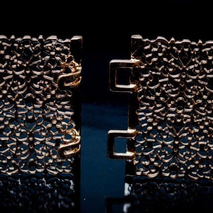 Ceinture dorée modèle droit medium
