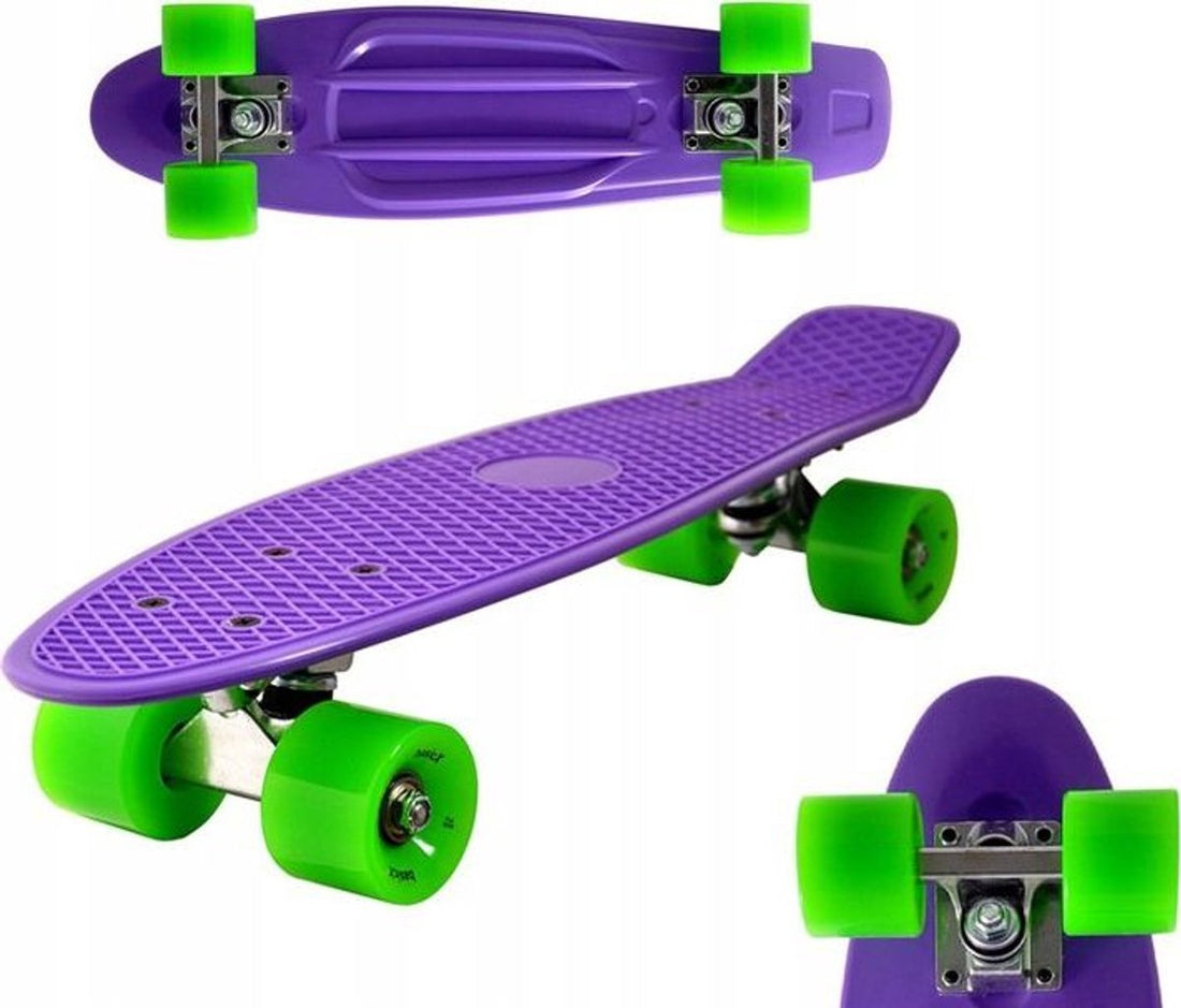 Kiamo Pennyboard – Mini Cruiser Skateboard 57cm – Paars Deck met Groene Wielen – ABEC-5 – Max. 100kg