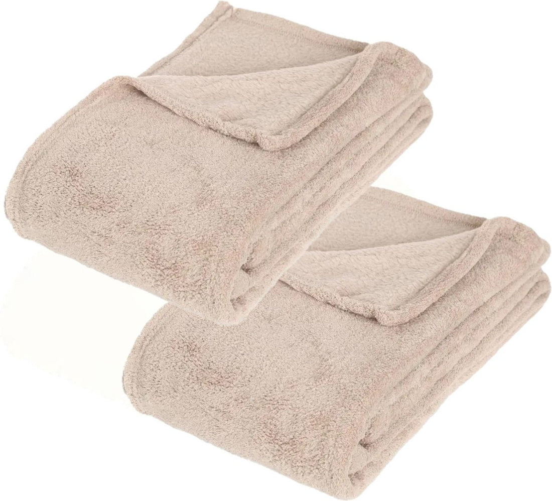 Atmosphera fleece blanket or faux fur throw - 2x - beige - 125 x 150 cm - polyester - Sofa blanket - Fleece throw