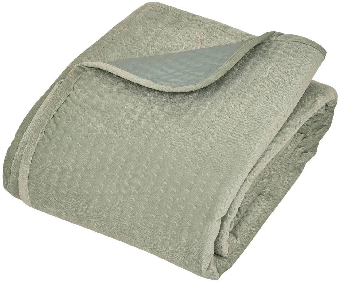 Beddensprei Lilou 240 x 260 cm – celadon groen, met 2 kussenslopen – foto 2