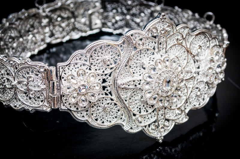 Zilveren riem met kristallen middelgroot