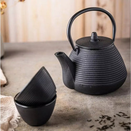 Kinghoff Théière en Fonte avec Filtre en Acier Inoxydable - Inclut 2 Tasses de 115 ml (KH1846) - Capacité : 1,0 Litre - Design Traditionnel avec Poignée Confortable