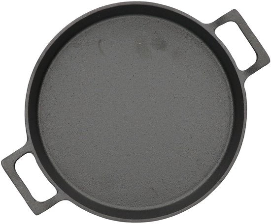 HOMLA - Andreas Cast Iron Frying Pan - with Bamboo Trivet - Two Handles - Oven-safe Grill & Serving Pan - Durable Skillet - 25 x 20 cm - Black