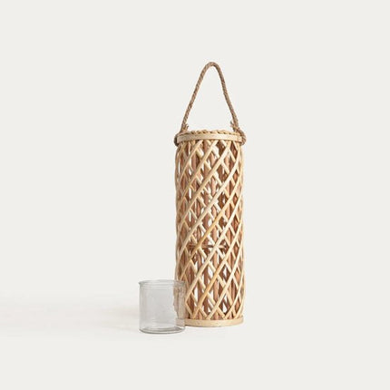 HOMLA - Radiant Lantaarn Smal Gevlochten Hout - Decoratieve Windlicht Lantaarn met Handvat - Natuurlijke Sfeerverlichting - Boho & Scandinavisch Interieur - Kaarsenhouder voor Woonkamer & Terras - 17 x 50 cm - Naturel