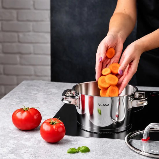 Vcasa rvs kookpan 18 cm met glazen afgietdeksel en maataanduiding, 2 liter