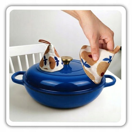 Hage - Braadpan - Geëmailleerde Gietijzeren Braadpan - Cast Iron Casserole - Geschikt voor Inductie, Gas & Oven - Inclusief Pannenonderzetter & Handgreepbeschermers - 3 Liters - Ø30 x 10.5 cm - Blauw