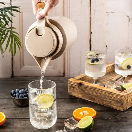 Thermoskan - Vacuüm Thermosfles - Isolerende Koffiekan met Houten Handvat - BPA-vrij - 2 Liter - RVS 304 - Beige