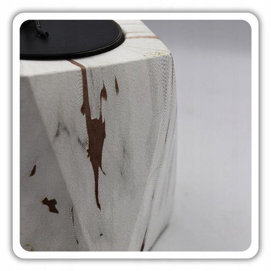 Hage - Tischkamin - Biokamin - Freistehender Bio-Ethanol-Tischkamin - Rauchfreier Dekokamin für drinnen & draußen - Freistehend - 13 x 10 cm – Weißer Marmor-Look mit goldenen Akzenten
