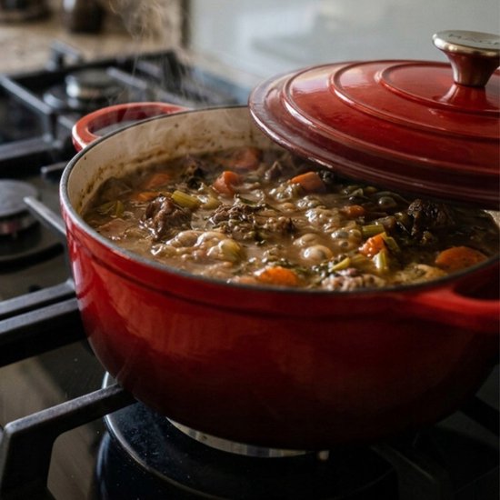 Hage - 3-Piece Roasting Pan Set - Cast Iron Pan Set - Casserole Set - 3L, 4L and 5L with Lid - Enamelled Cooking Pots - Ø22, Ø24 and Ø26 cm - Induction - Oven - Heat Retention - Red