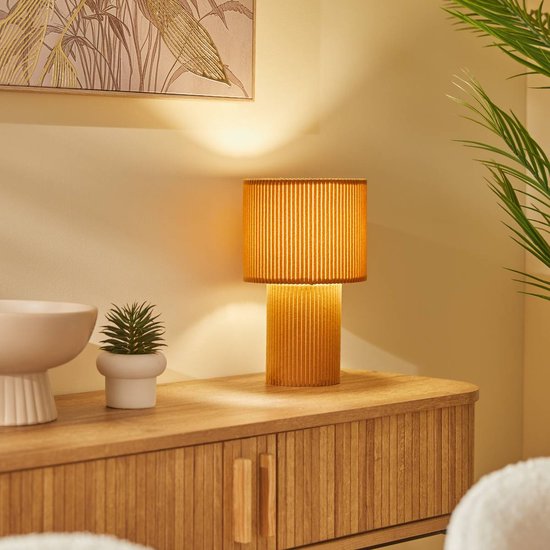 Ribbed metal table lamp