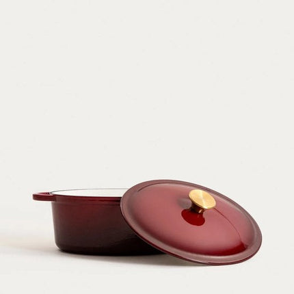 HOMLA - Andreas Gietijzeren Braadpan - Cast Iron Stoofpan - Dutch Oven met Deksel - voor Oven & Inductie - Warmtevasthoudende Braadpan - Ovaal - 4.5 Liter - 34.5 x 22.2 x 11 cm - Ombre Bordeaux