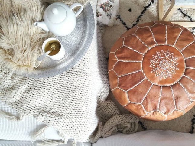 Pouf marocain en cuir brun cognac – fait à la main