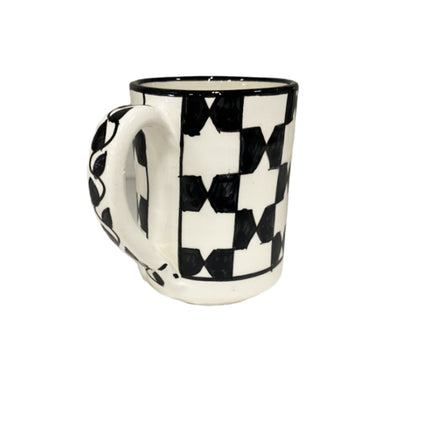 Mug en faïence noire et blanche marocaine
