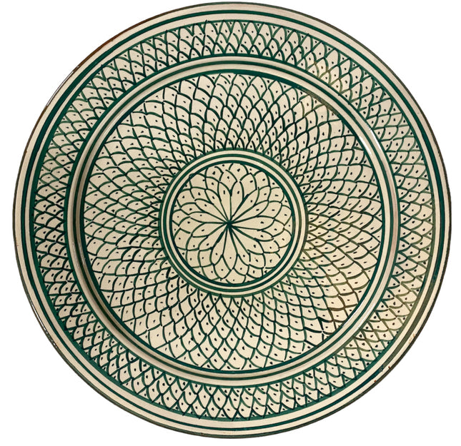 Plat marocain à motifs floraux