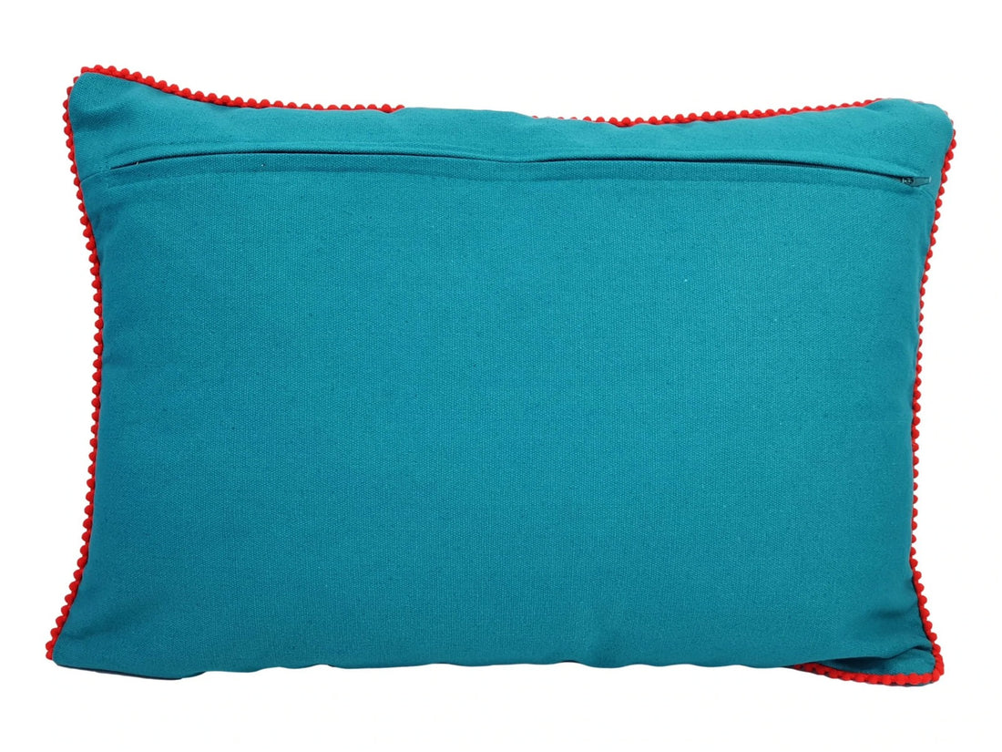 Embroidered wildflower cushion cover 35 x 50 cm