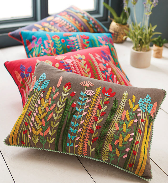 Housse de coussin brodée de fleurs sauvages35x50cm