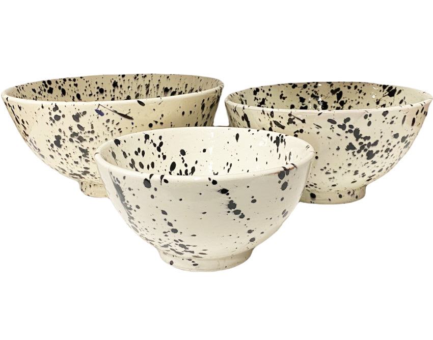 Saladekom van keramiek, zwart gespikkeld – handgemaakt, Ø 20, 24 of 30 cm