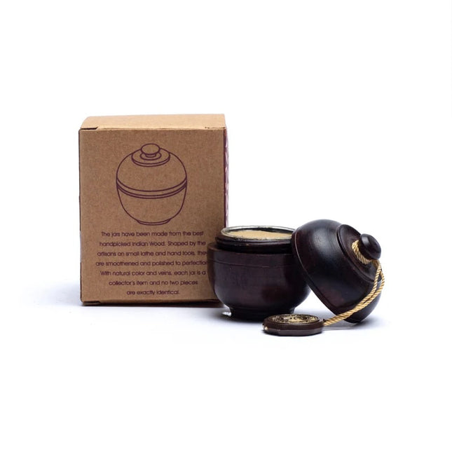 Crème parfumée Rose dans un pot en bois de rose