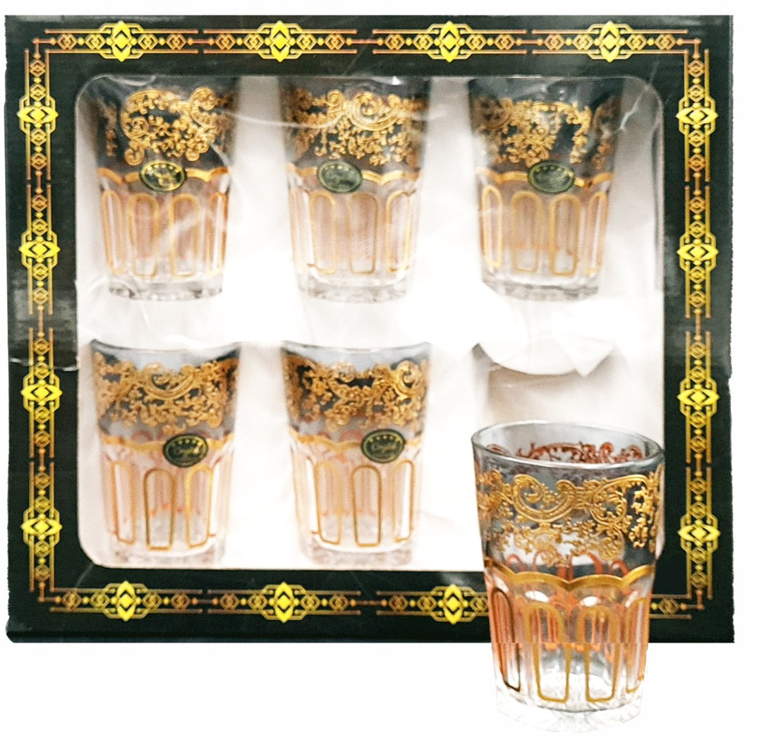 Theeglazen met gouden patroon