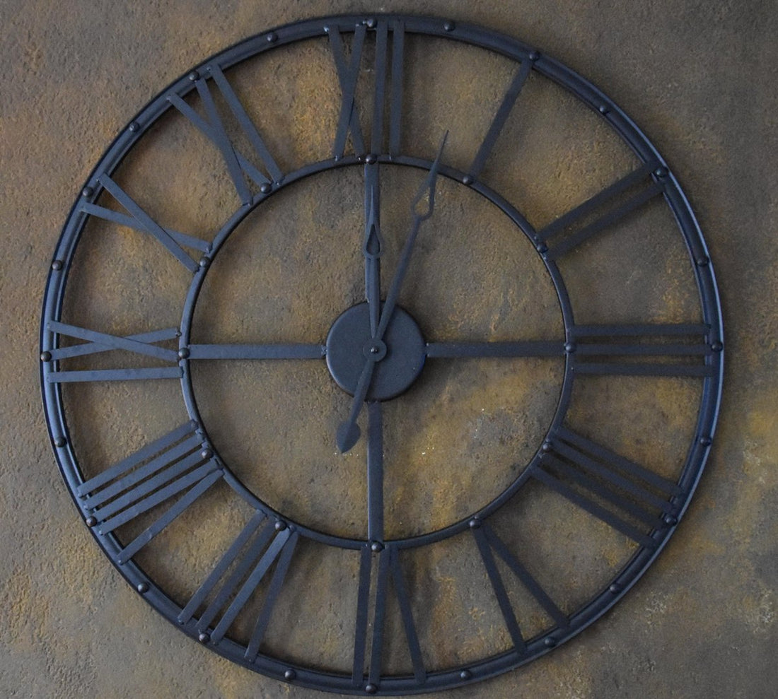 Grote Zwarte Metalen Wandklok XL Ø 70 cm