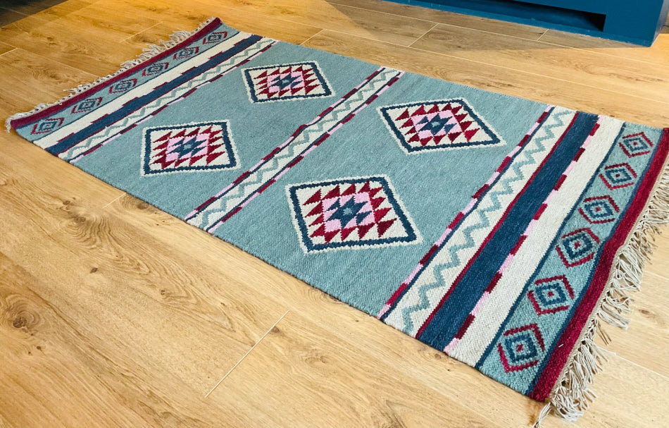 Handgeweven kelimtapijt van wol en katoen in meerdere kleuren, geometrisch, ruitvormig, 75 cm x 135 cm