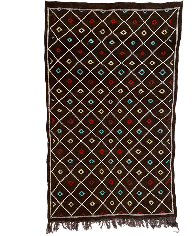 Tapis kilim marocain marron à motifs de losanges 100 x 150 cm