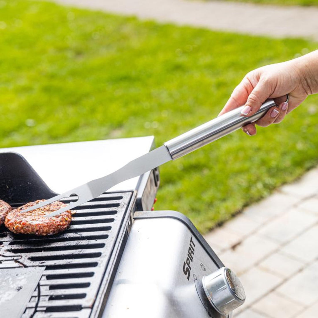 Kinghoff KH-1919 Grillbesteck-Set 3-teilig – Edelstahl-Grillset mit Spatel, Gabel und Zange – Robuster Stahl, ergonomische Griffe – Geeignet für Kamado