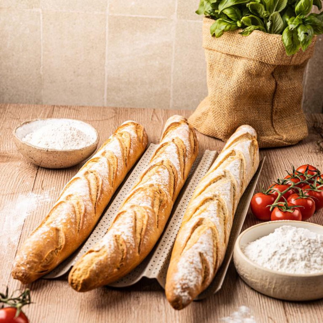 KINGHoff KH-1970 Perforierte Baguetteform - Backblech mit 3 Rillen - Für knusprige Baguettes - 38 x 24,5 cm - Baguetteblech - Ofenrost