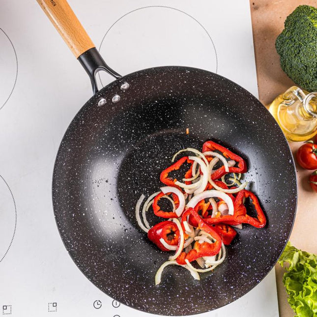 KINGHoff KH1983 Poêle Wok 30 cm - Idéale pour Wok et Sautés - Compatible Tous Feux dont Induction - Manche en Bois - Revêtement Antiadhésif - Wok - Poêle à Frire