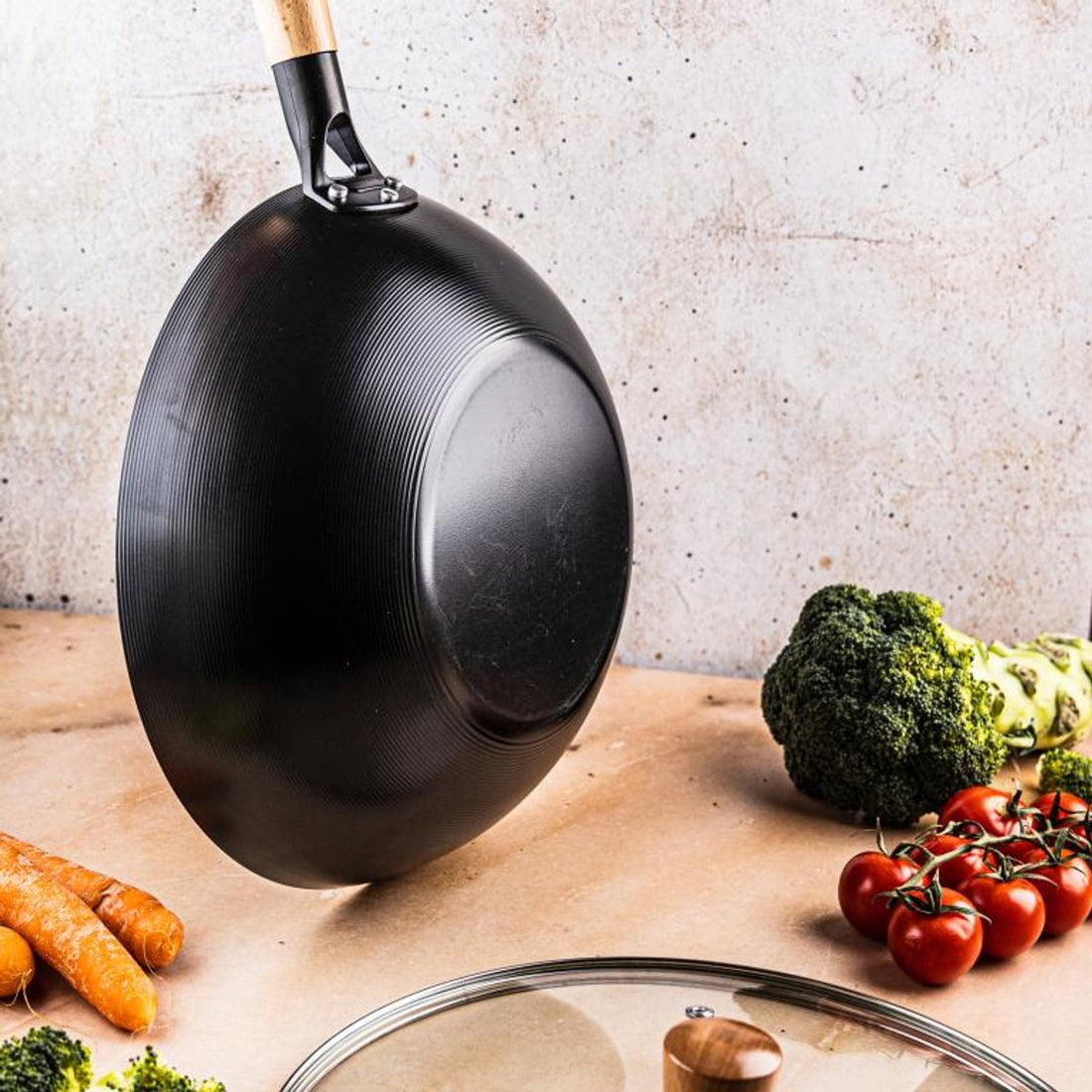 Kinghoff KH1984 wokpan met deksel – 30 cm, koolstofstaal, ook inductie – foto 3