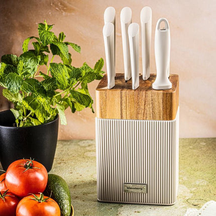 Klausberg KB-7984 Ensemble de 8 couteaux - Bloc de couteaux en bois d'acacia - Acier inoxydable avec fusil à aiguiser inclus - Couteau à pain - Couteau de chef - Couteau à découper -