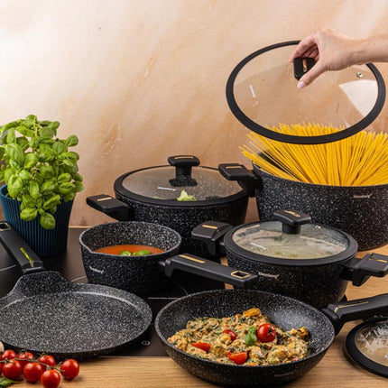 Klausberg Set de casseroles 12 pièces - Revêtement antiadhésif en marbre noir - Compatible induction - Casseroles et couvercles inclus - KB-7966 - Batterie de cuisine - Ensemble de cuisson -