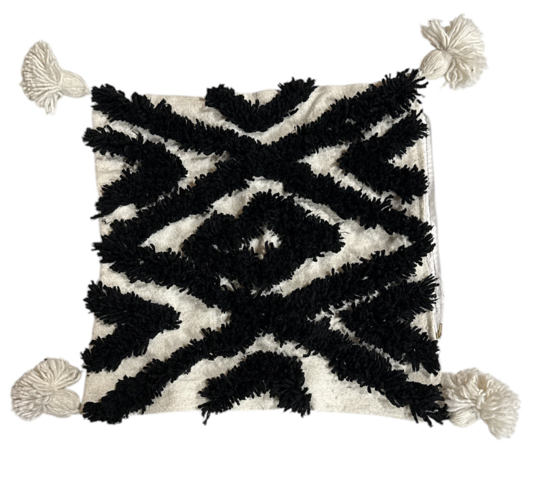 Marokkaanse kussenhoes met kwastjes – zwart-wit, handgeweven katoen, 44 x 44 cm – foto 2