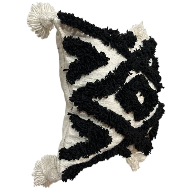 Housse de coussin carrée marocaine noire avec pompons 44 x 44 cm