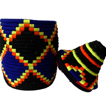 Mélange de paniers berbères marocains colorés