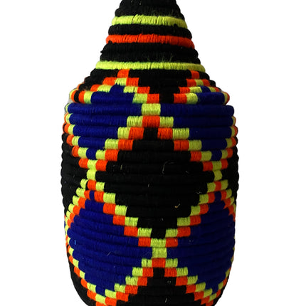Mélange de paniers berbères marocains colorés
