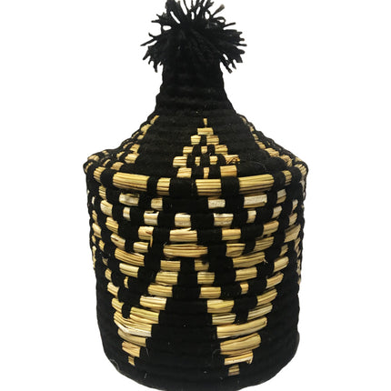 Panier en raphia noir décoré
