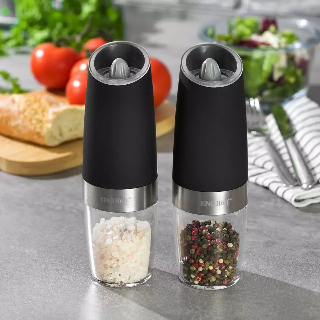 Kinghoff Set van 2 Zwaartekracht Peper- en Zoutmolens - Elektrisch, Keramisch Maalmechanisme, LED Verlichting - Matte Zwart (50 ml)