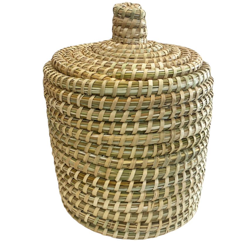 Wicker basket with lid natural