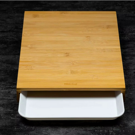 Kinghoff Planche à Découper en Bambou avec Bac de Réception – Matériau Naturel, Antidérapant, Multifonctionnel (38x25 cm) – Comprend un Plateau de Service en Plastique Blanc
