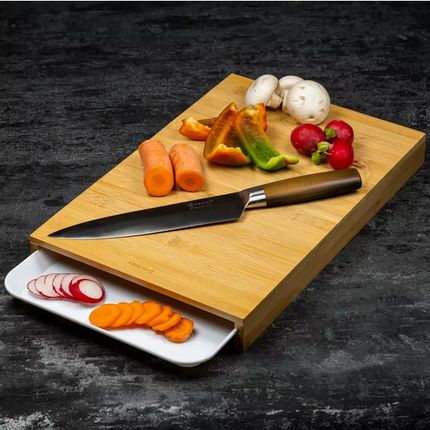 Kinghoff Planche à Découper en Bambou avec Bac de Réception – Matériau Naturel, Antidérapant, Multifonctionnel (38x25 cm) – Comprend un Plateau de Service en Plastique Blanc