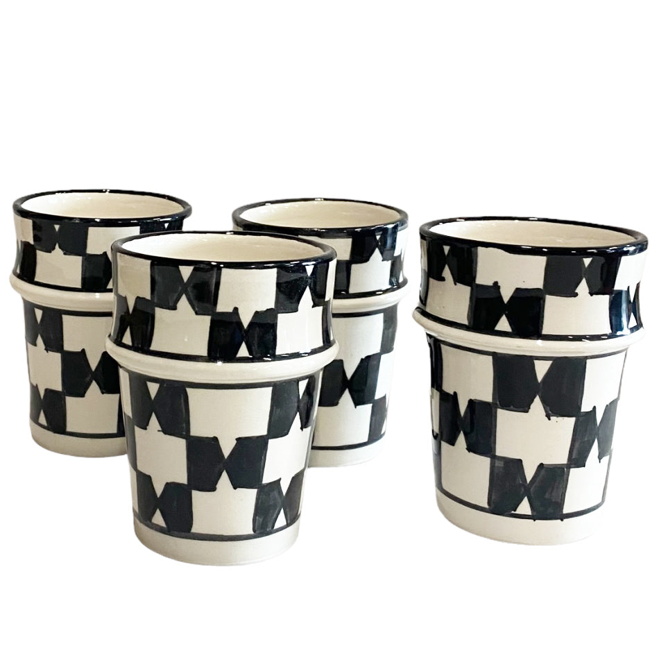 Set van 4 Fes keramiek bekers zwart-wit