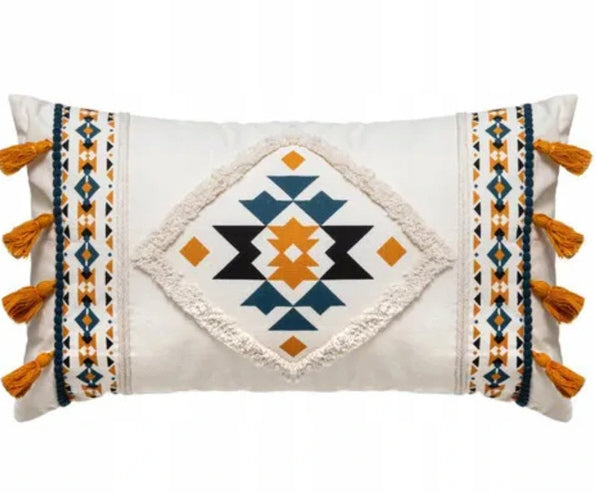 Sierkussen met franjes in de stijl van boho/ethno