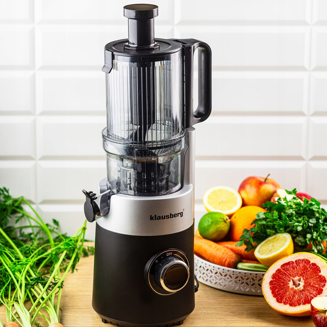 Klausberg KB-7871 Slow Juicer – Cold Press – Leiser vertikaler Entsafter mit breiter Einfüllöffnung – Obstpresse – Schwarz / Silber