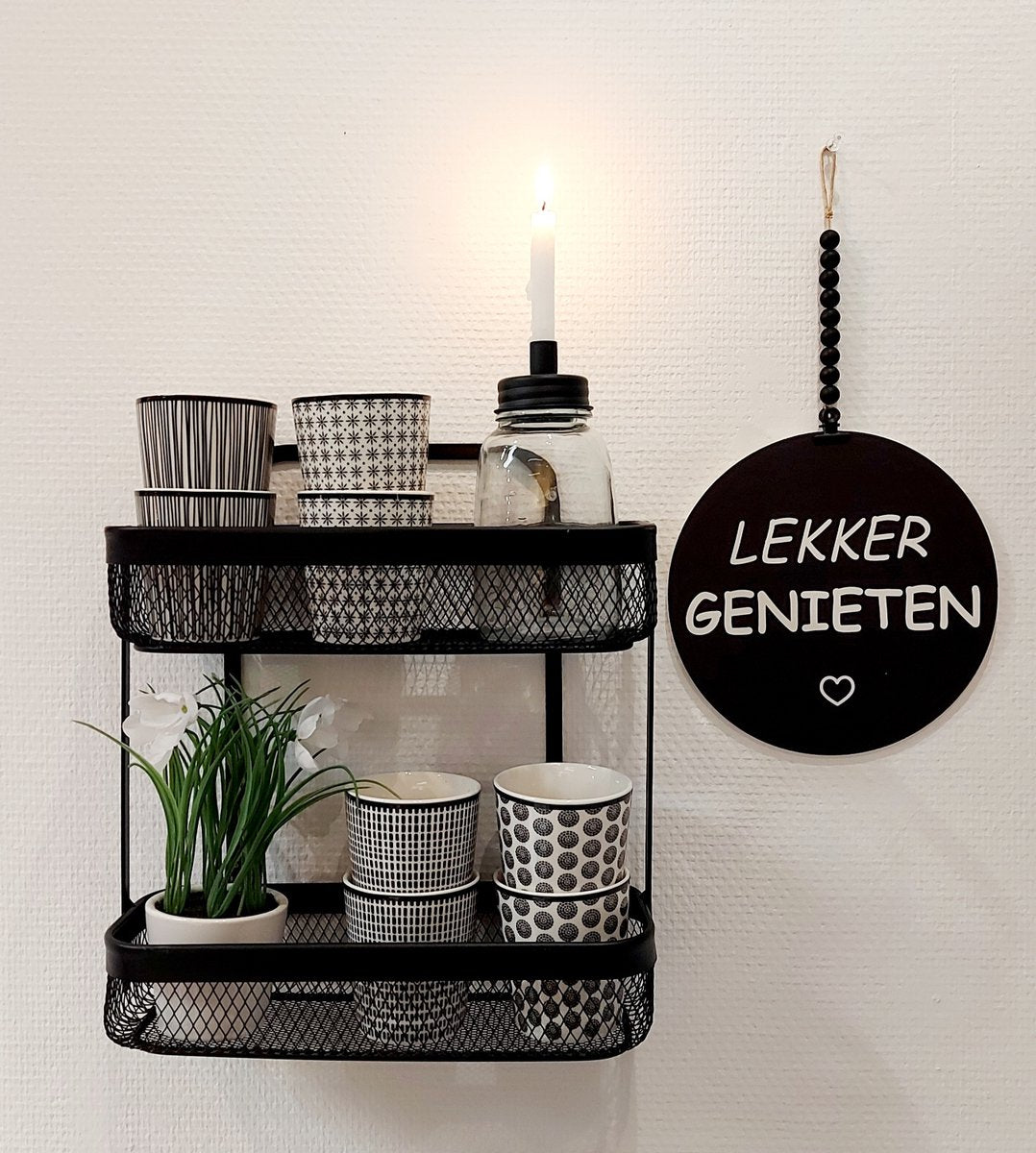 Stylingrek keuken zwart voor mokken en kruiden