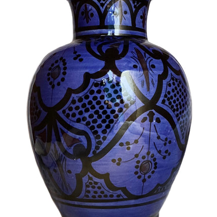 Vase en poterie marocaine bleu foncé